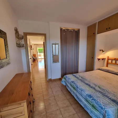 Apartamento a 400m de la playa con piscina comunitaria - HISP-236-113 Apartament
